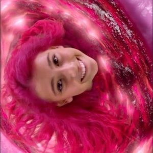 Meet your Posher, Ana